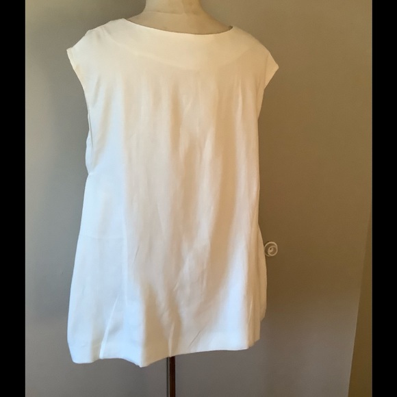 Linen Top - Picture 2 of 5